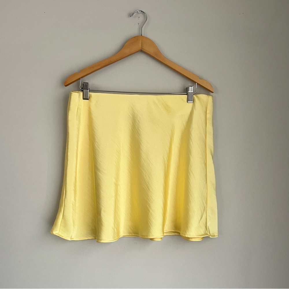 A New Day Yellow Satin Mini Skirt Size Large